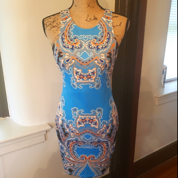 SLEEVELESS DRESS